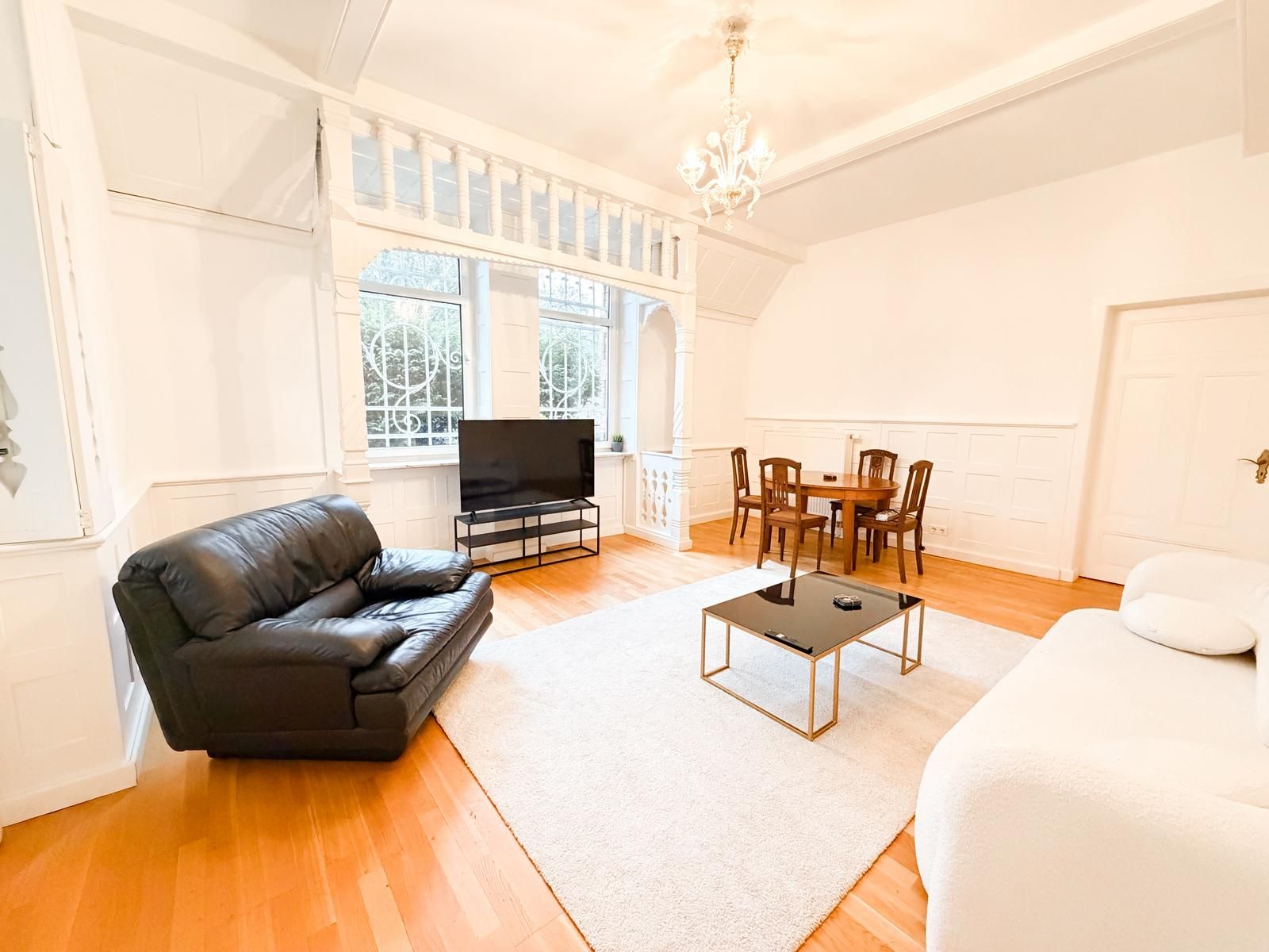 Stunning 2 BR Across The Kurpark - Stunning 2 BR across the Kurpark - Gallery - 18