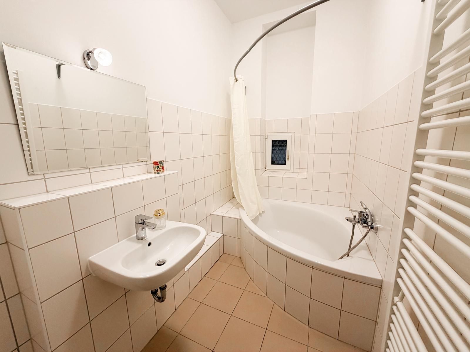 Stunning 2 BR Across The Kurpark - Stunning 2 BR across the Kurpark - Gallery - 13