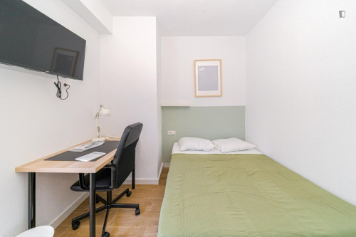 Attractive single bedroom with balcony