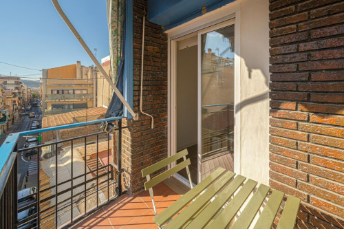 Great looking single bedroom with balcony  - Gallery -  5