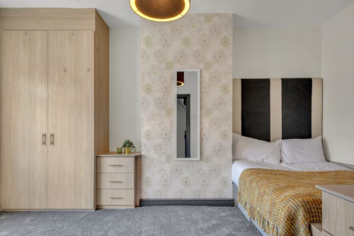 7 The Village Street