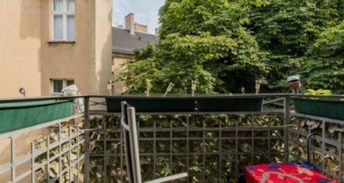 Prenzlauer Berg quite apartment with balcony 2 minutes to Greifswalder Strasse train station / Ringbahn