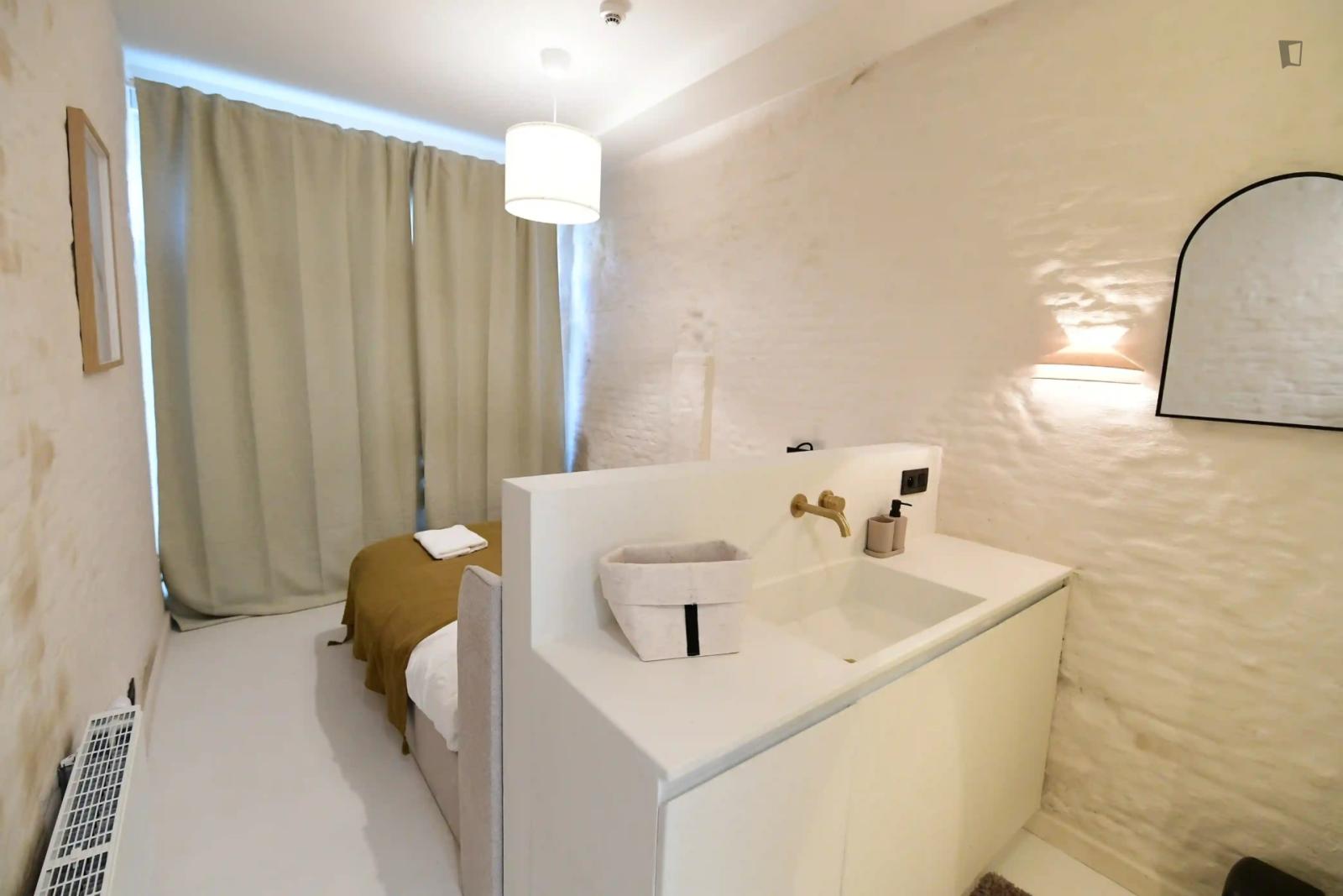 Appealing Double Ensuite Bedroom In Seefhoek - 1