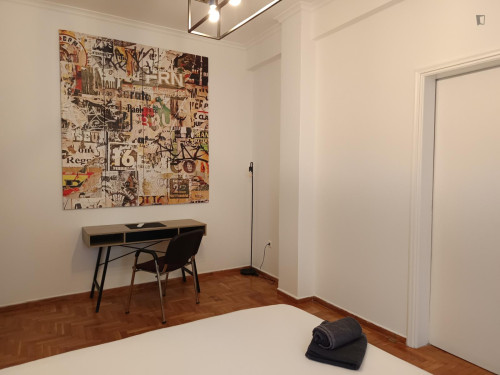 Very neat double bedroom near Athens National Garden