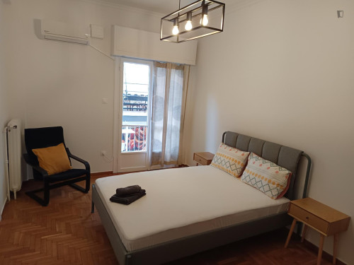 Very neat double bedroom near Athens National Garden