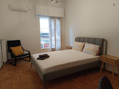 Very neat double bedroom near Athens National Garden
