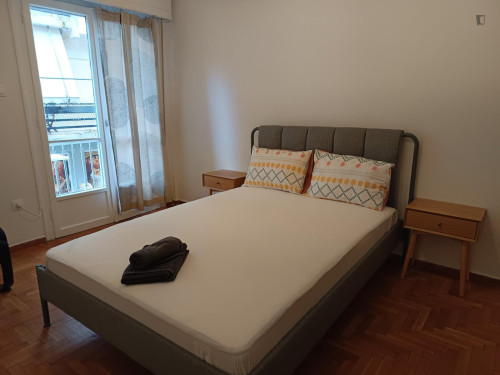 Very neat double bedroom near Athens National Garden