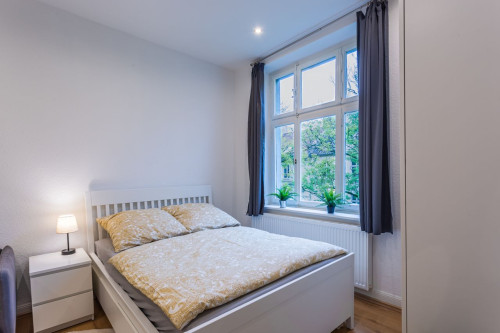 Modern, Fully Furnished One-Room Apartment with Home Office Option in Central Dortmund - Gallery - 5