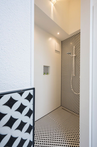 Modern Maisonette with Large Terrace near Lake Constance – Ideal for Business Professionals