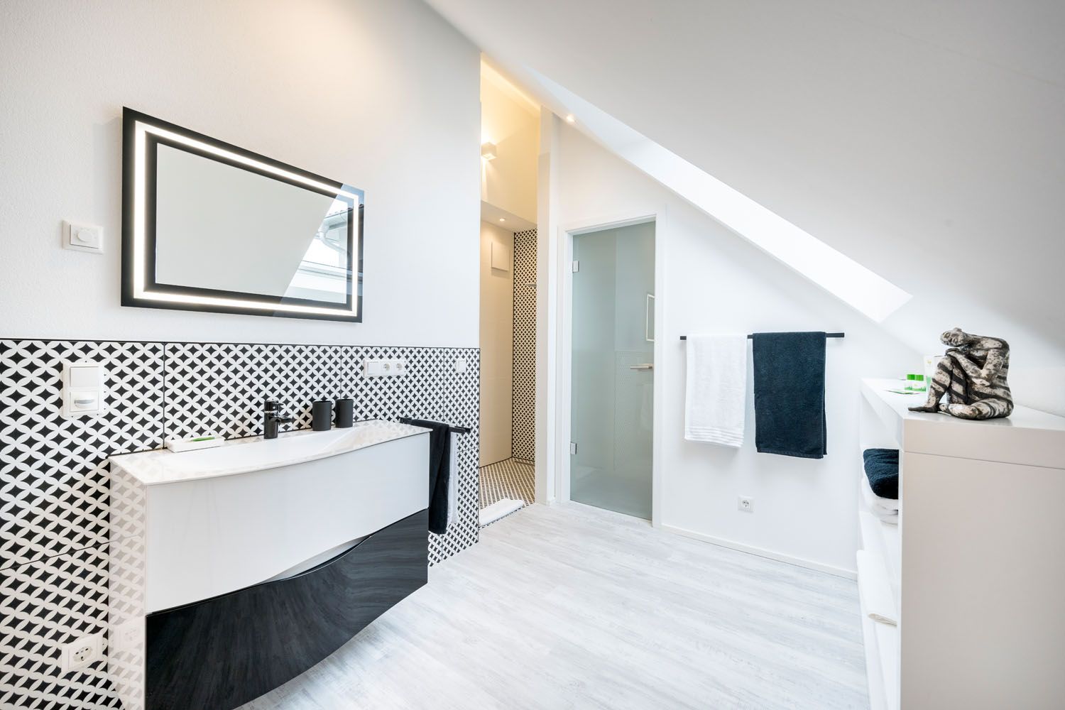 Modern Maisonette With Large Terrace Near Lake Constance – Ideal For Business Professionals - 13