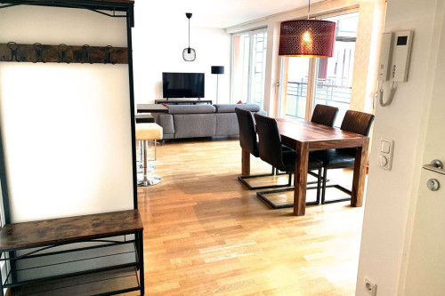 All Inclusive in the centre: 1,5 rooms with complete equipment between Karlsplatz and Sendinger Tor