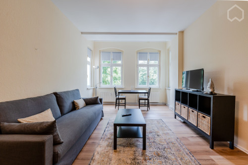 Modern 44 sqm Studio with High-Speed WiFi & Smart TV – Cozy & Beautiful!