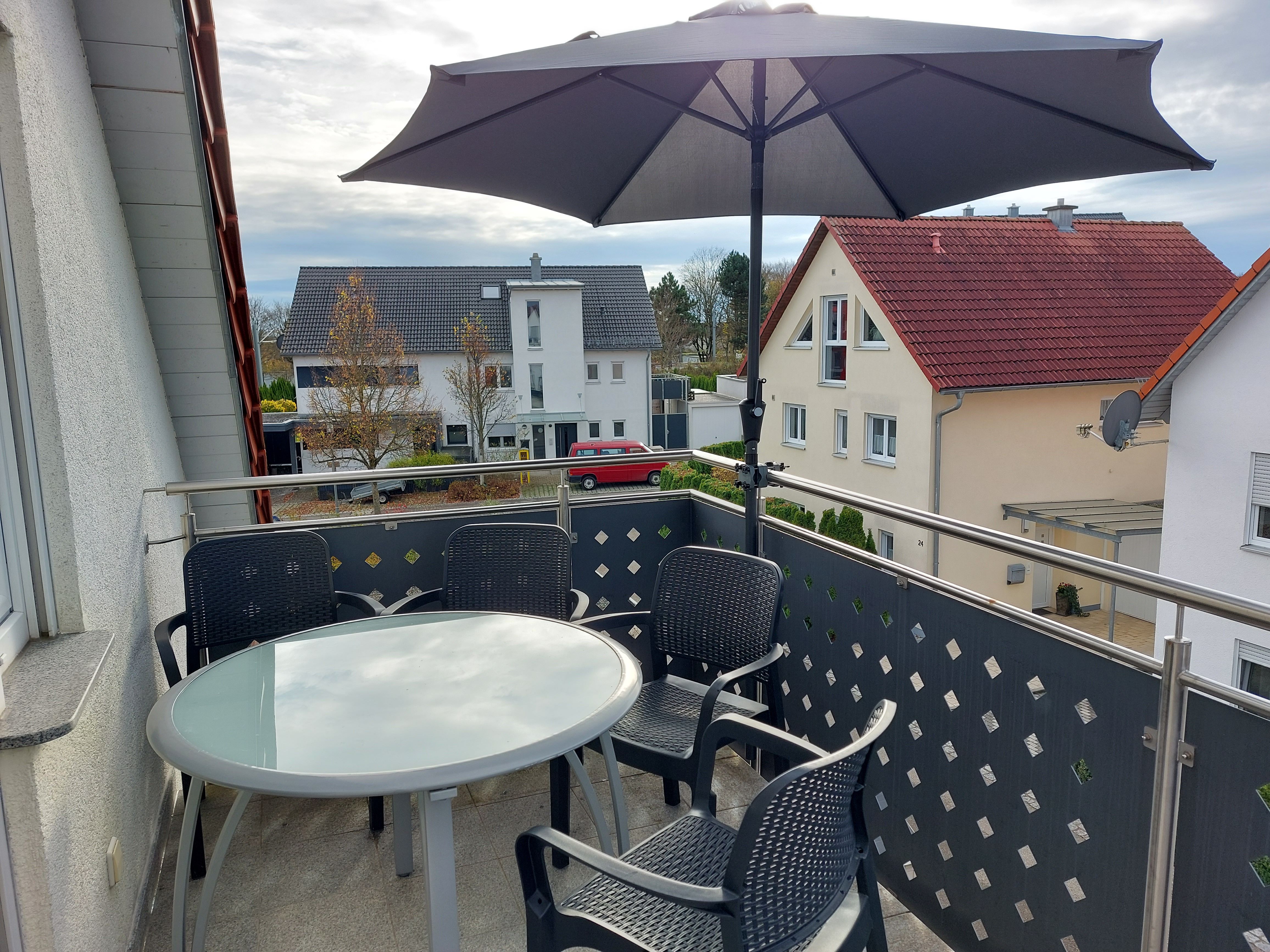  Fully Furnished 2-Room Apartment In Ulm-Böfingen, Property With A Caretaker And Building-Maintenance  -  Fully furnished 2-room apartment in Ulm-Böfingen, property with a caretaker and building-maintenance.  - Gallery -  3