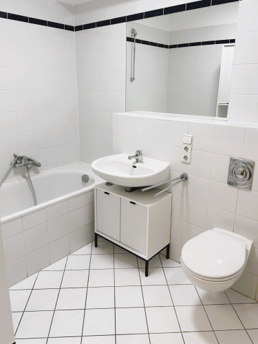 Sunny modern studio with a quiet south-facing terrace near Schönhauser Allee