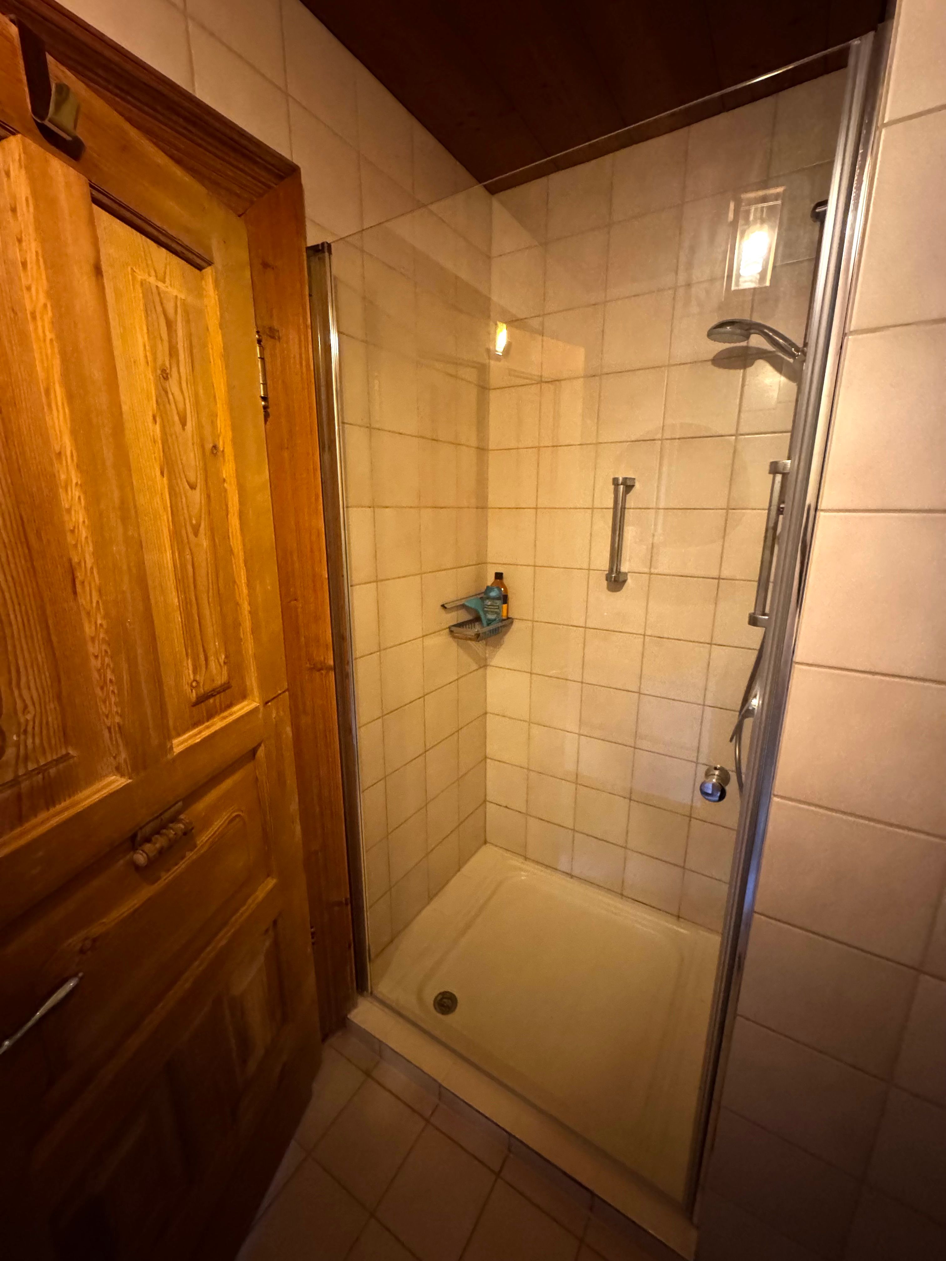  10m² Möbliertes Haus Für Firmen/Familien | Bis 8 Personen | All-In Miete  -  10m² möbliertes Haus für Firmen/Familien | bis 8 Personen | All-In Miete  - Gallery -  7