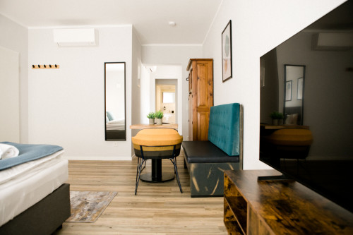 Charming & Modern Apartment with Retro Touch – Fully Equipped & Quietly Located