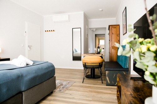 Charming & Modern Apartment with Retro Touch – Fully Equipped & Quietly Located