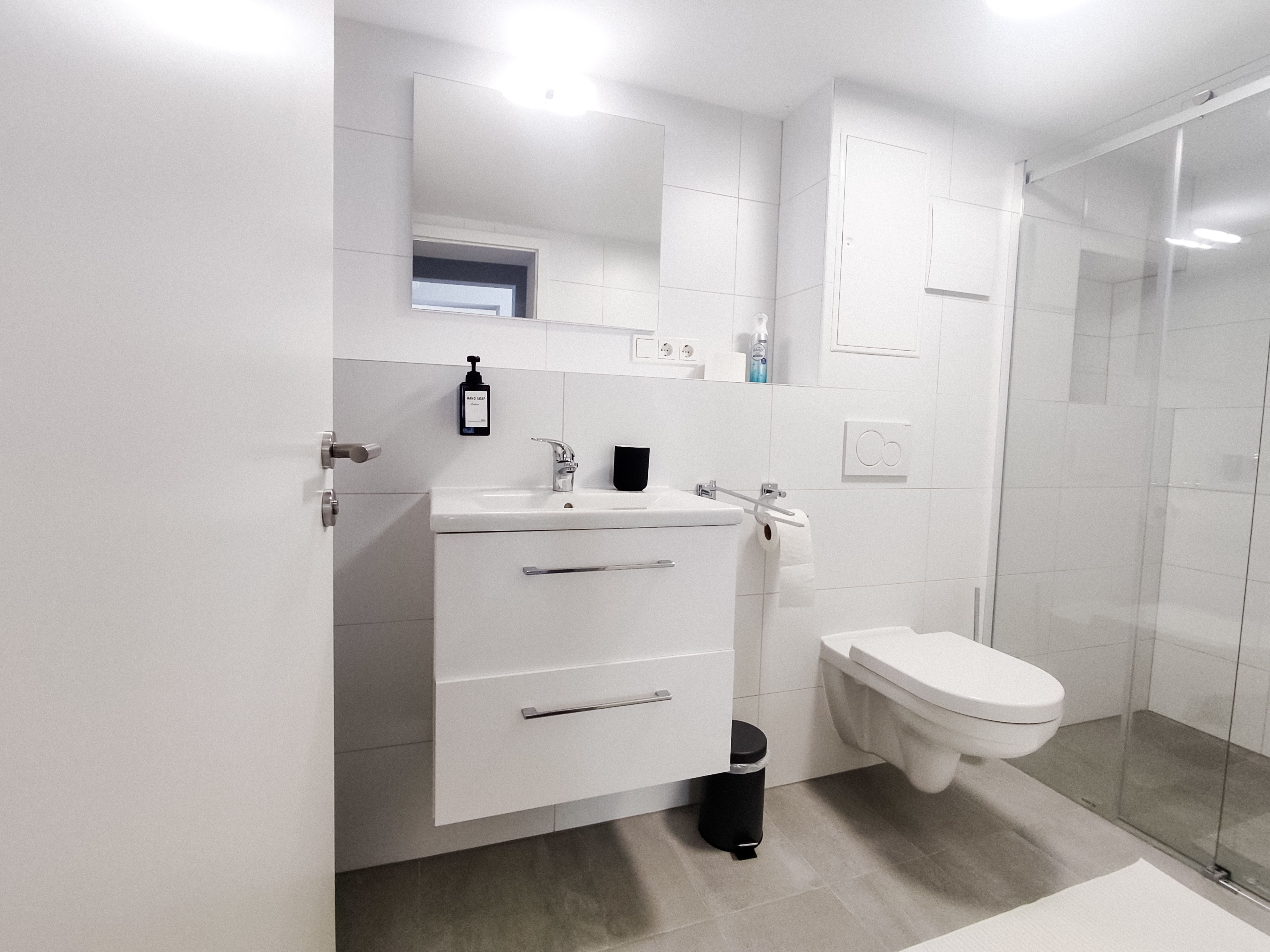  Charming & Modern Apartment With Retro Touch – Fully Equipped & Quietly Located  -  Charming & Modern Apartment with Retro Touch – Fully Equipped & Quietly Located  - Gallery -  5