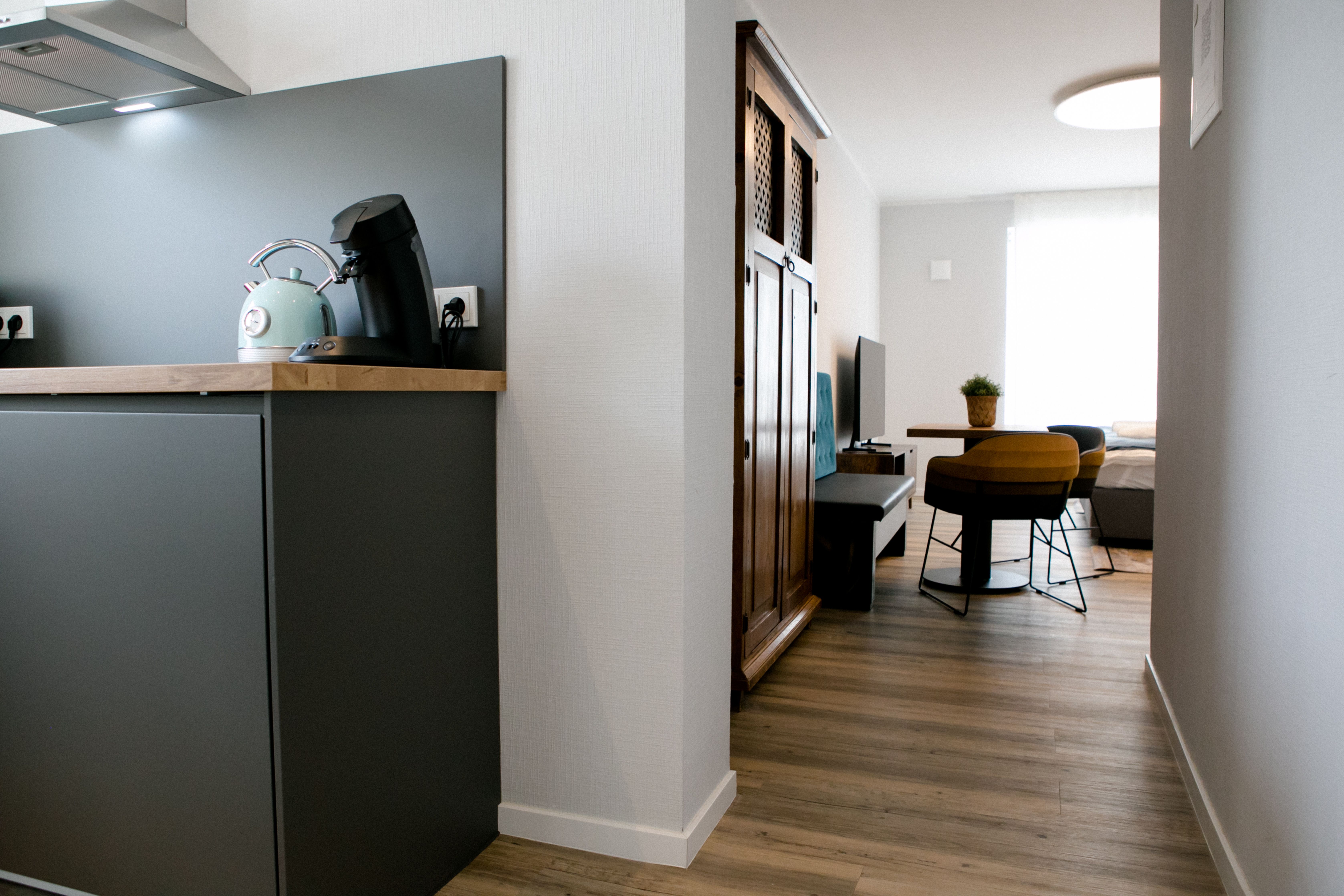  Charming & Modern Apartment With Retro Touch – Fully Equipped & Quietly Located  -  Charming & Modern Apartment with Retro Touch – Fully Equipped & Quietly Located  - Gallery -  25