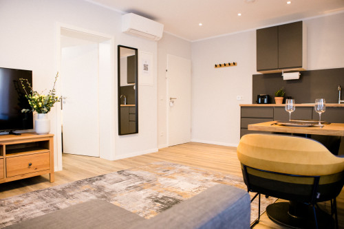 Elegant & Bright Apartment with Balcony – Fully Equipped & Central - Gallery - 6