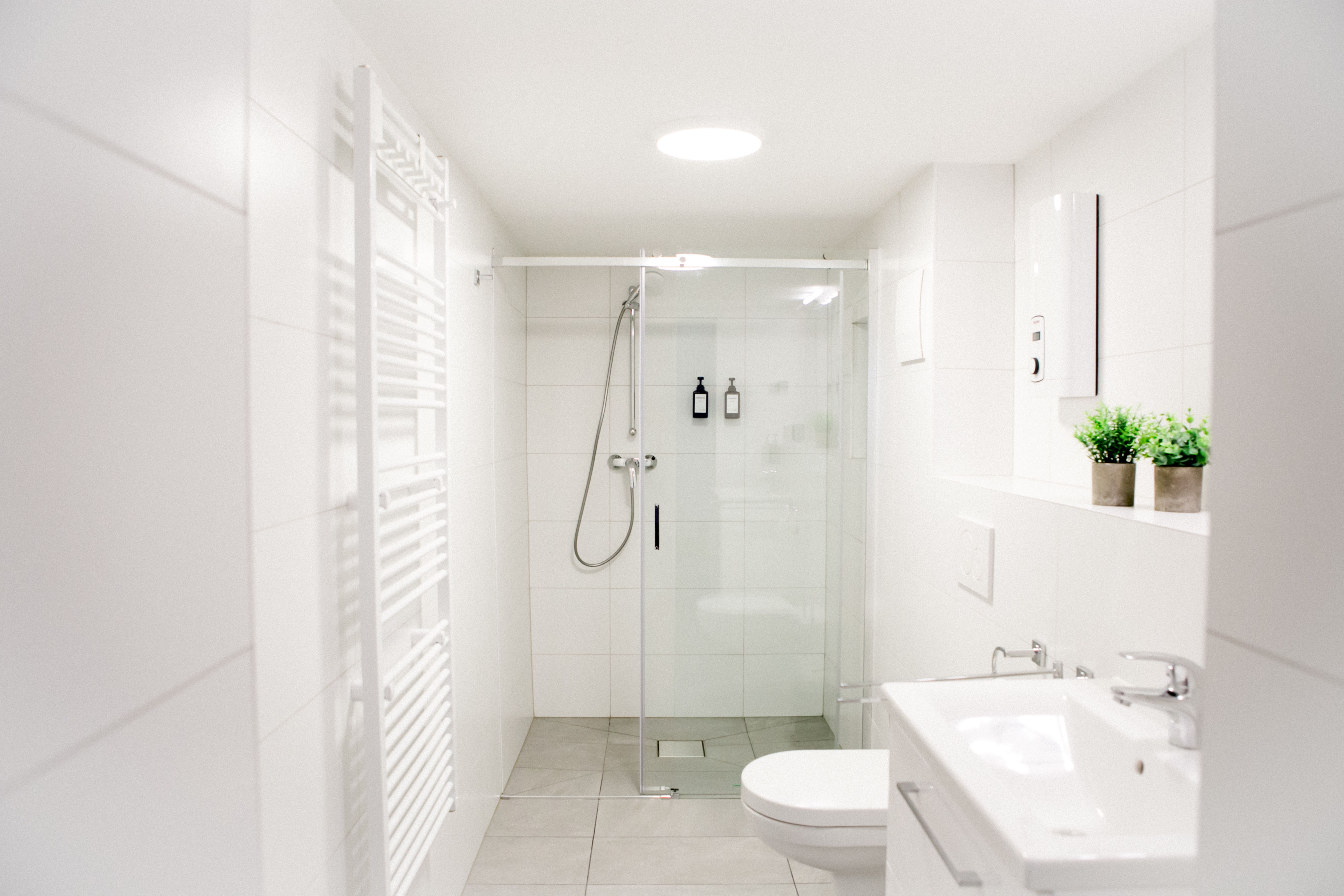 Elegant & Bright Apartment With Balcony – Fully Equipped & Central - 3