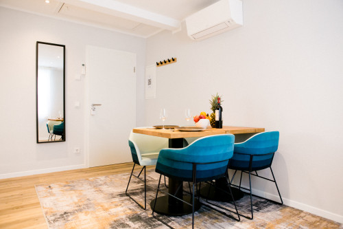 Stylish & Modern 1-Bedroom Apartment with Kitchen & Bathroom