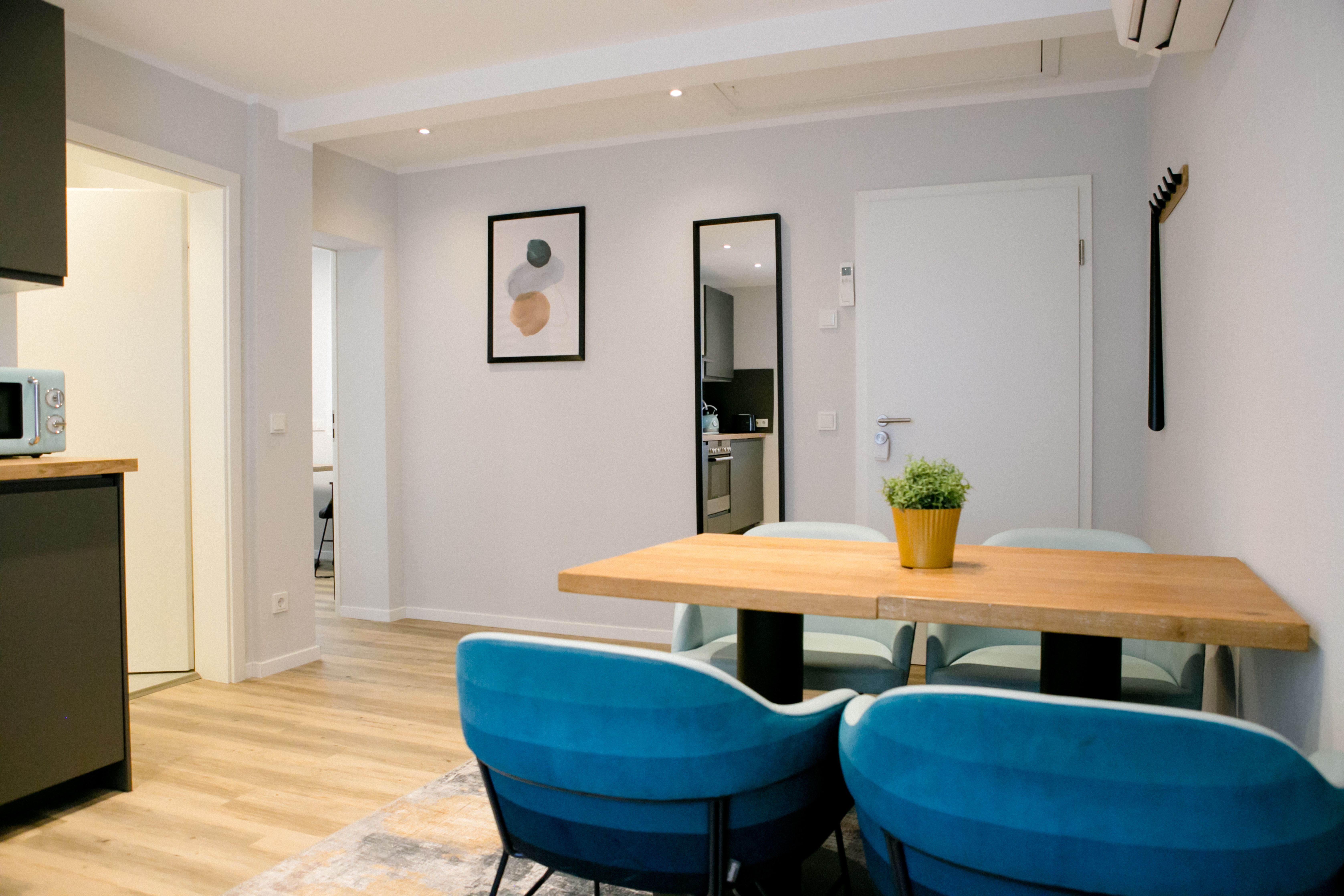  Stylish & Modern 1-Bedroom Apartment With Kitchen & Bathroom  -  Stylish & Modern 1-Bedroom Apartment with Kitchen & Bathroom  - Gallery -  2