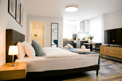 Modern & Cozy Studio with Designer Kitchen, Dining Area & Smart TV