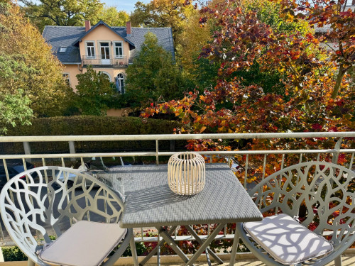 Exclusive temporary living – newly renovated 2-room apartment with underground parking, elevator, and two balconies in a prime location - Gallery - 9