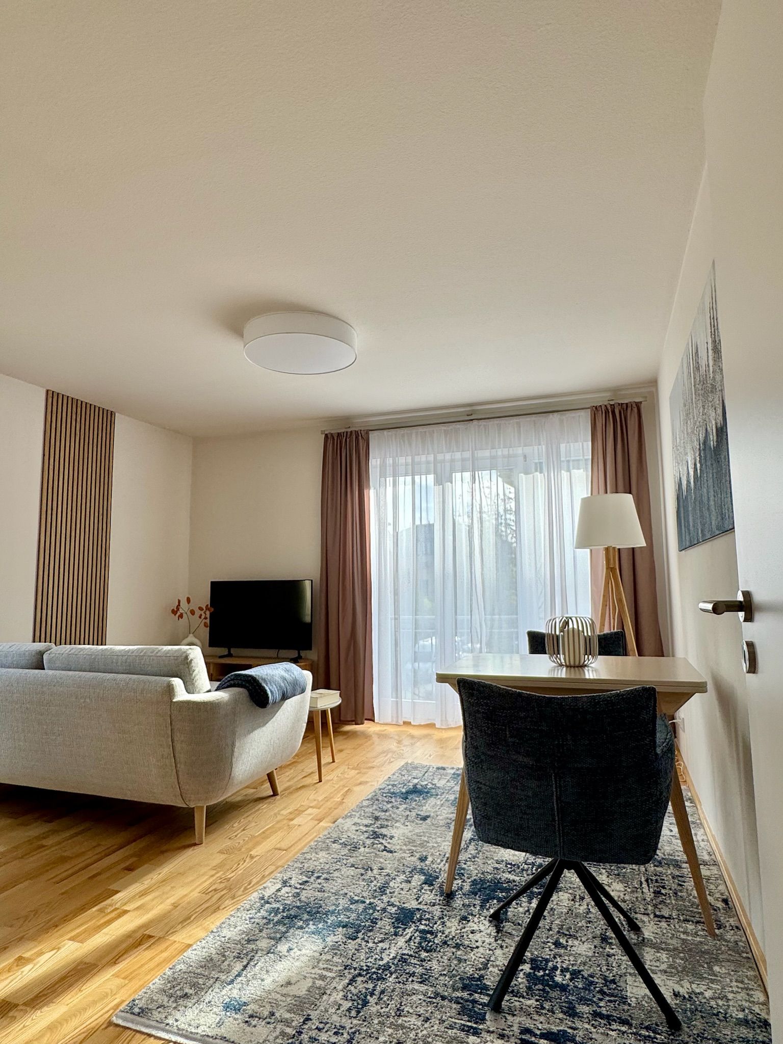 Exclusive Temporary Living – Newly Renovated And Furnished 2-Room Apartment With Two Balconies & Und - Exclusive temporary living – newly renovated and furnished 2-room apartment with two balconies & underground parking in Dresden-Blasewitz - Gallery - 27