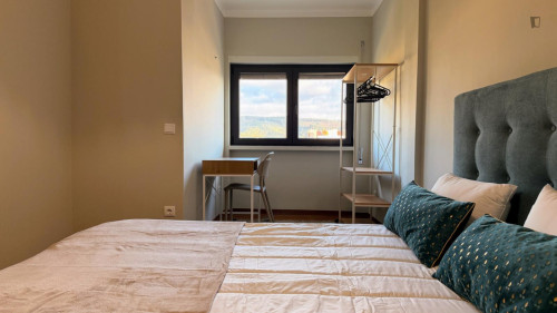 Bright Double Bedroom close to Faculty of Economics