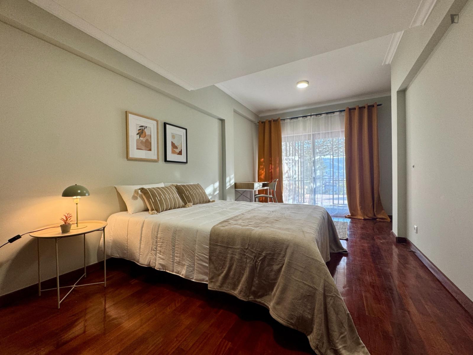  Luminous Double Bedroom With A Balcony Close To Coimbra Superior School Of Education  -  Luminous Double Bedroom with a balcony close to Coimbra Superior School of Education  - Gallery -  1