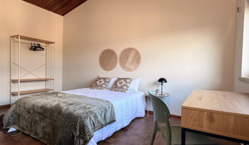Profound Double Bedroom close to University of Coimbra