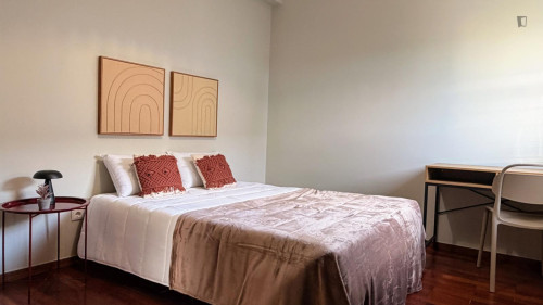 Double bedroom with a private bathroom close to University of Coimbra