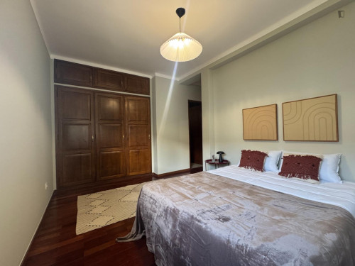 Double bedroom with a private bathroom close to University of Coimbra