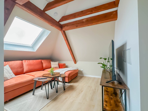 Design & Comfort – Fully Renovated, Fully Furnished Home with 2 Bedrooms and Workspace - Gallery - 21
