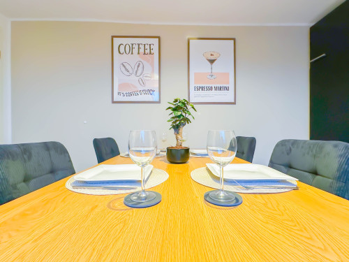 Design & Comfort – Fully Renovated, Fully Furnished Home with 2 Bedrooms and Workspace - Gallery - 10