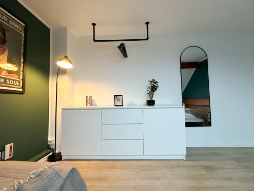 Design & Comfort – Fully Renovated, Fully Furnished Home with 2 Bedrooms and Workspace - Gallery - 25