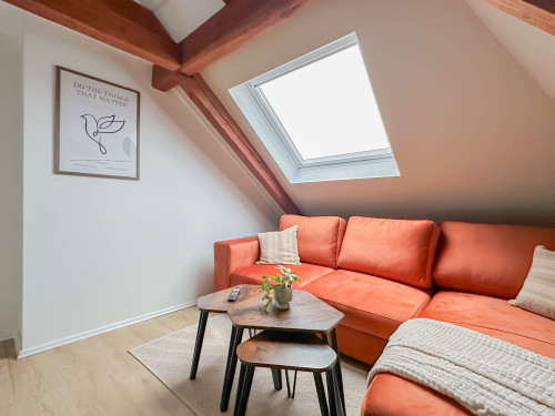 Design & Comfort – Fully Renovated, Fully Furnished Home with 2 Bedrooms and Workspace - Gallery - 18