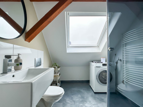 Design & Comfort – Fully Renovated, Fully Furnished Home with 2 Bedrooms and Workspace - Gallery - 9