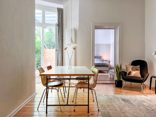 Designer Flat with Green Terrace