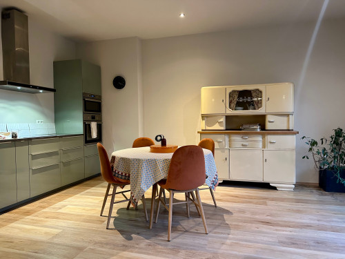 1 bedroom apartment, super central with garden