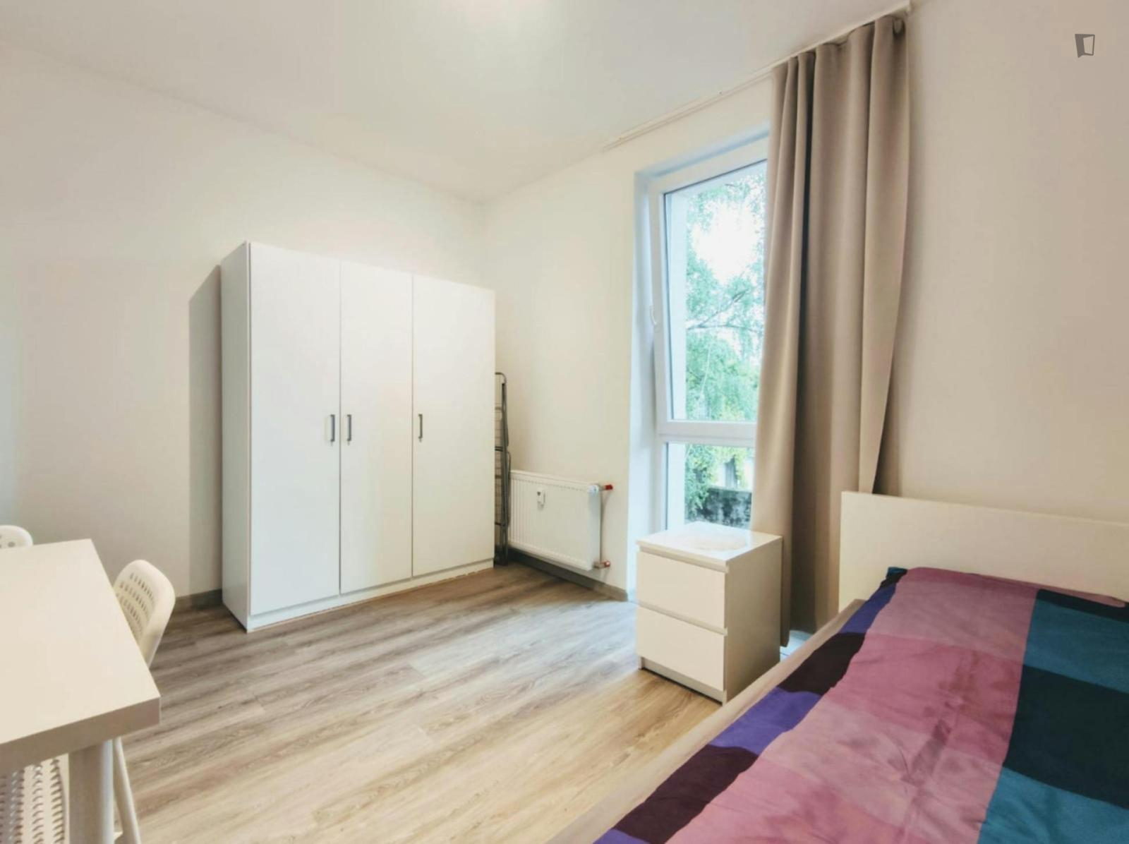 Neat Single Bedroom In Hafen - 1