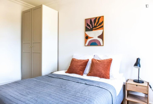 Stylish single bedroom in shared flat in Århusgade Syd