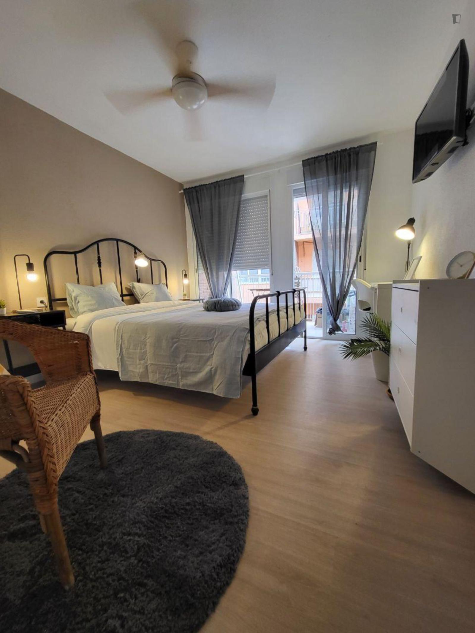  Lovely Double Bedroom In San Vicente Del Raspeig  -  Lovely double bedroom in San Vicente del Raspeig  - Gallery -  1