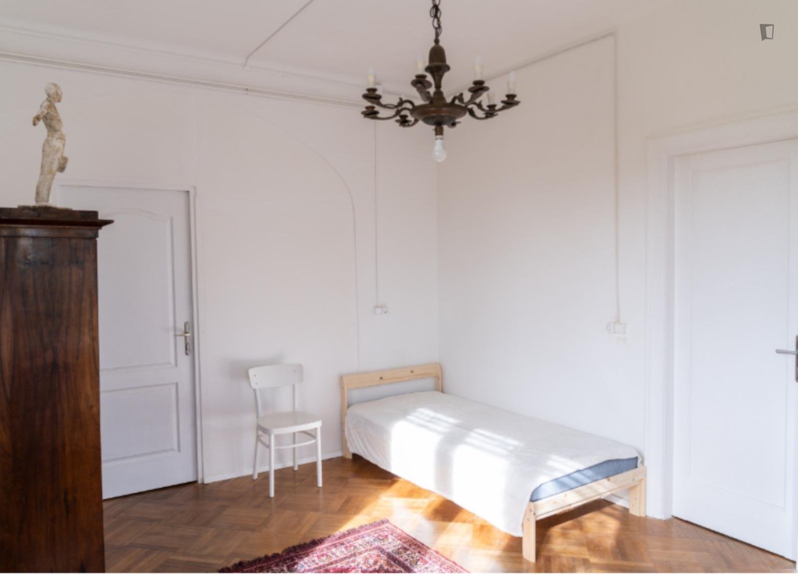 Bright 14m Room With Terrace Access In Rose Hill - 1