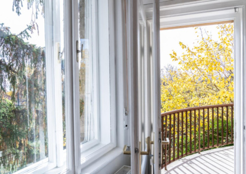 Shinning Single Bedroom with a balcony close to Margit híd, budai hídfő Train Station