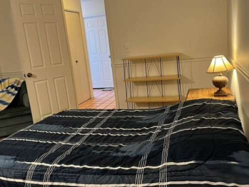 Vegas private room & bath