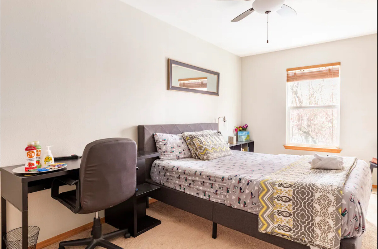  Guest Room(Single Bed)  -  king Size Comfort Free Parking  - Gallery -  1