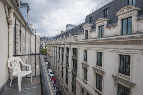 Studio in vibrant neighbourhood